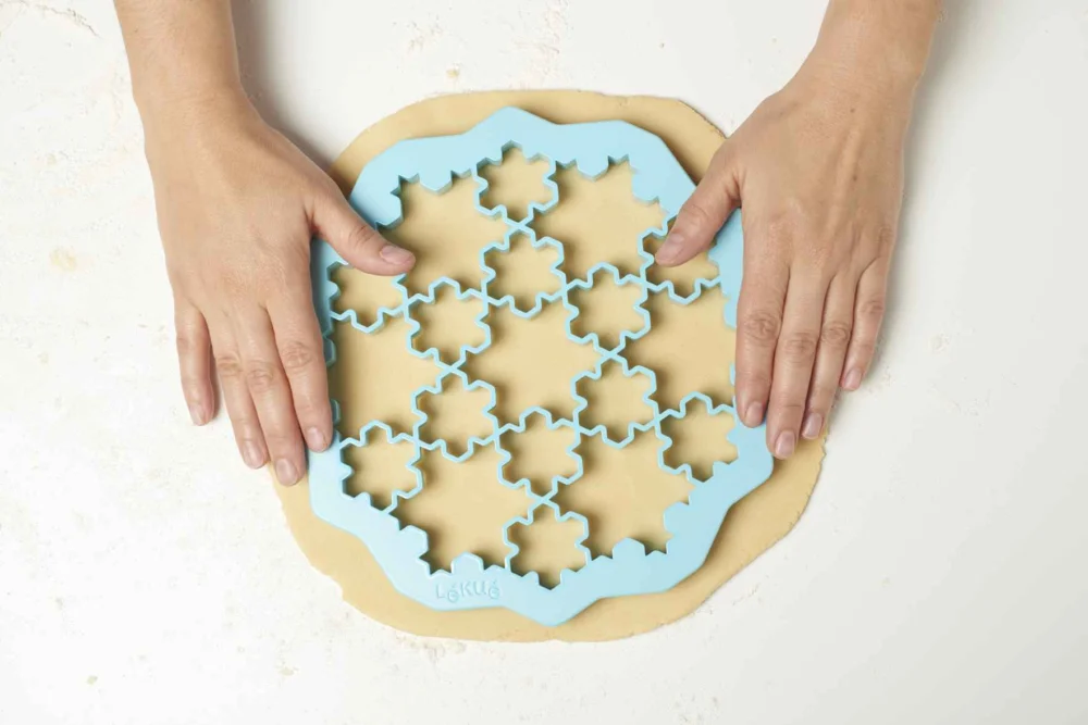 LEKUE Puzzle Snow niebieska - forma do wykrawania ciastek plastikowa Cena promocyjna