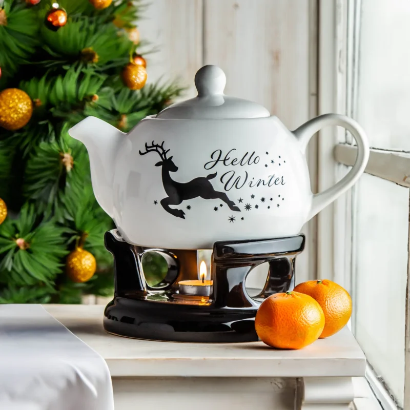 Kup teraz Dzbanek świąteczny do herbaty i kawy ceramiczny z podgrzewaczem HELLO WINTER 1 l