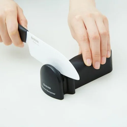Darmowy zwrot KYOCERA Kitchen Accessories Khan czarna - ostrzałka do noży diamentowa