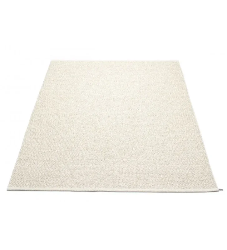 Dywan SVEA Pappelina -beige metallic / vanilla / 230x320cm Oferta czasowa