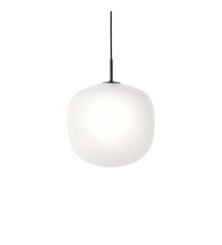 Cena promocyjna Lampa wisząca Rime Muuto - czarna, średnica 37 cm